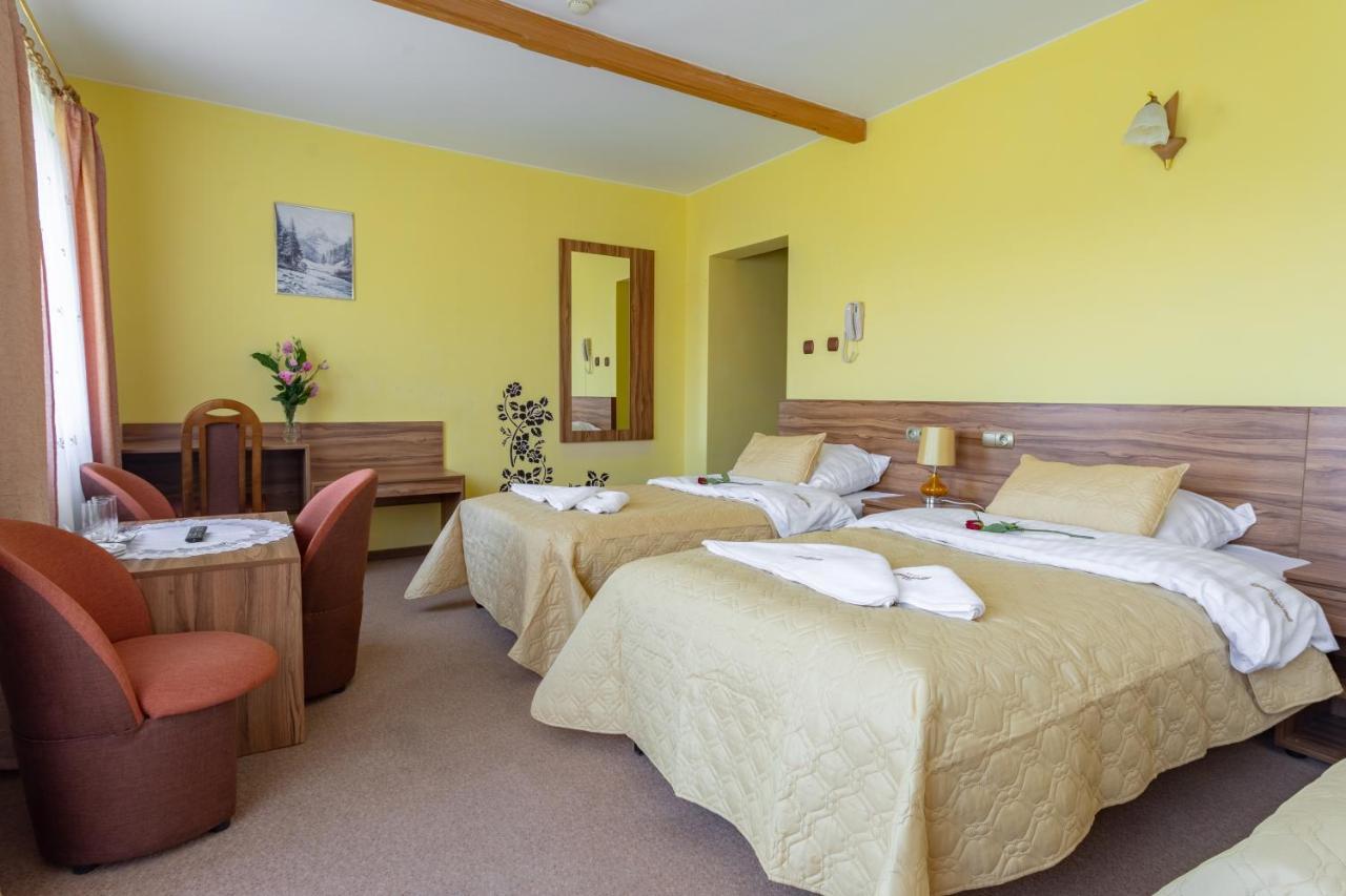 Hotel Goralski Raj ノヴィ・タルク エクステリア 写真