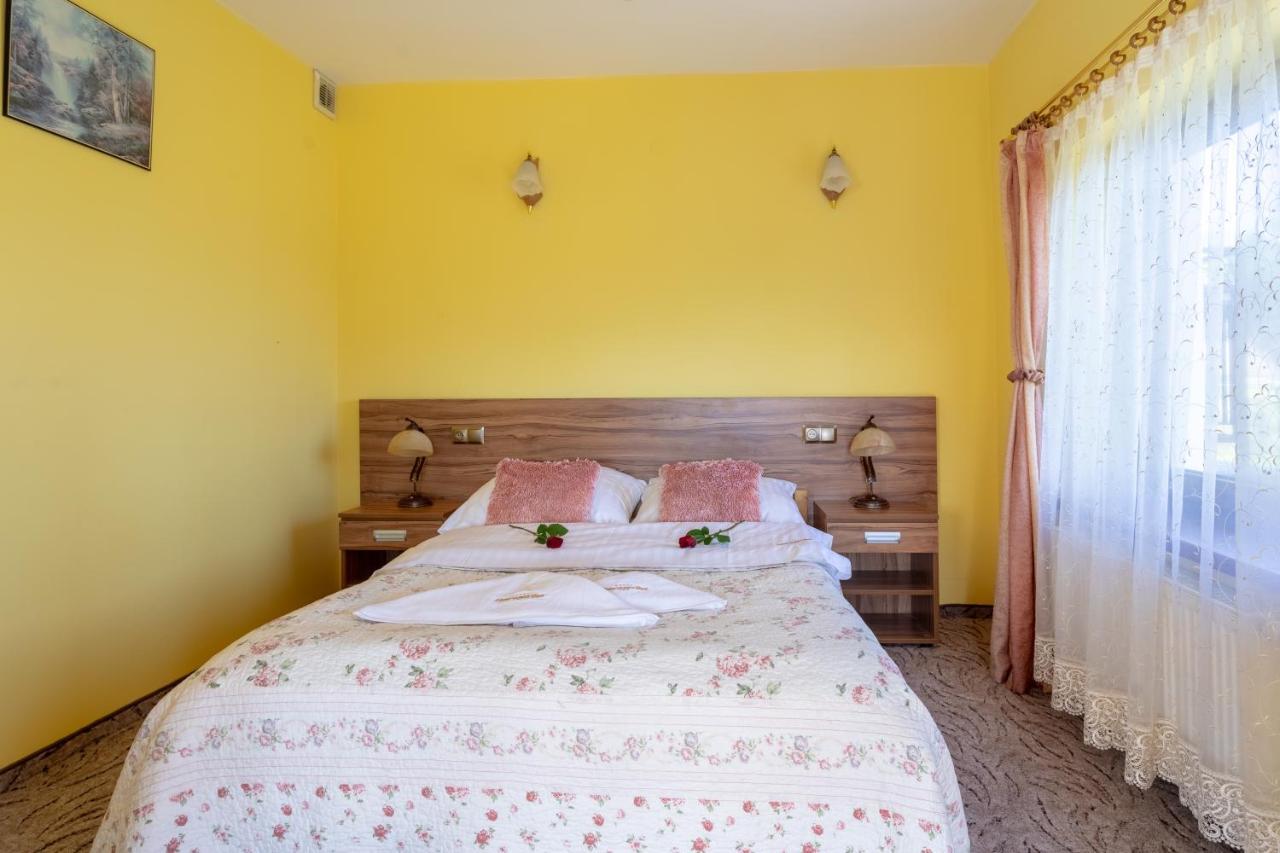 Hotel Goralski Raj ノヴィ・タルク エクステリア 写真